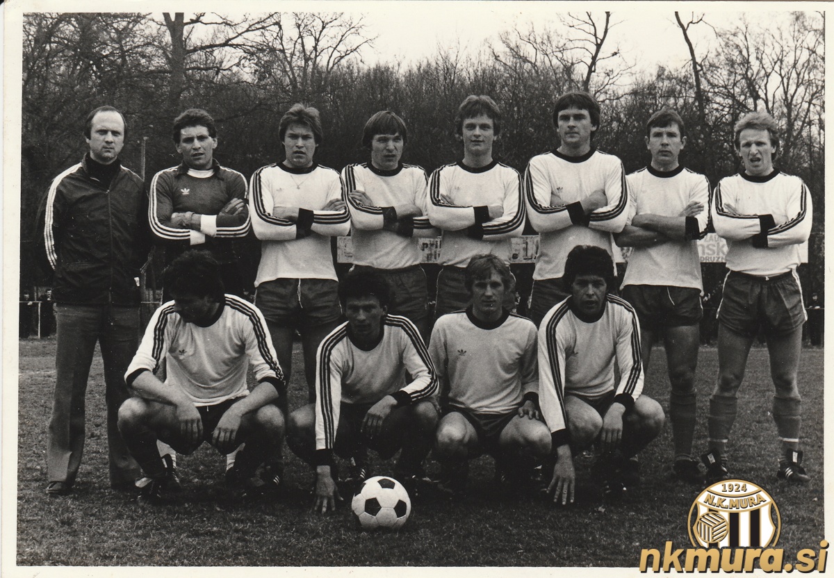 Stojijo (od leve): Stanko Maučec (trener), Ribaš, Aleksander Gašpar, Jože Rous, Zvonko Nagy, Štefan Šavel, Branko Šebjan, Emil Hozjan. Čepijo: Beno Kranjc, Štefan Ivanič, Štefan Horvat, Šarkezi. Stojijo (od leve): Stanko Maučec (trener), Ribaš, Aleksander Gašpar, Jože Rous, Zvonko Nagy, Štefan Šavel, Branko Šebjan, Emil Hozjan. Čepijo: Beno Kranjc, Štefan Ivanič, Štefan Horvat, Šarkezi.
