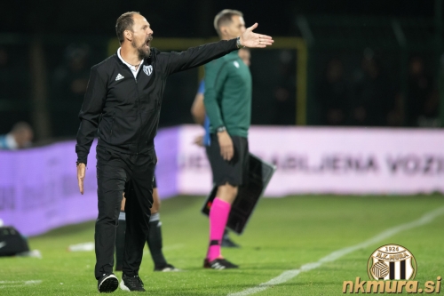 Ante Šimundža je proti Maccabiju prvič vodil Muro v Evropi. Ante Šimundža je proti Maccabiju prvič vodil Muro v Evropi.
