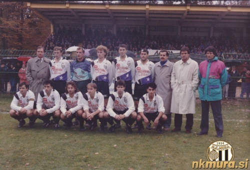 NK Mura-Maribor 2:0, 31. 10. 1992. Stojijo (od leve): Ervin Kerčmar - direktor, Robert Belec, Anto Jakovljević, Feri Cifer, Ekrem Omerović, Bojan Jančar, Geza Šebök - član upravnega odbora, Bojan Prašnikar - trener, Milivoj Gavrilović - pomočnik trenerja. Čepijo: Jože Kosi, Mirsad Granov, Kristijan Cener, Anton Slavic, Jože Vori, Jožef Kokaš. Foto: Franc Bobovec NK Mura-Maribor 2:0, 31. 10. 1992. Stojijo (od leve): Ervin Kerčmar - direktor, Robert Belec, Anto Jakovljević, Feri Cifer, Ekrem Omerović, Bojan Jančar, Geza Šebök - član upravnega odbora, Bojan Prašnikar - trener, Milivoj Gavrilović - pomočnik trenerja. Čepijo: Jože Kosi, Mirsad Granov, Kristijan Cener, Anton Slavic, Jože Vori, Jožef Kokaš. Foto: Franc Bobovec