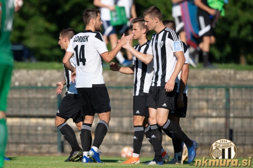 Vodstvo Mure z 0:1. Na sliki Šturm, Lorbek, Horvat in Bubnjar.