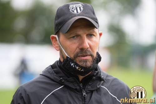 Trening Mure, 11. 5. 2020. Ante Šimundža daje izjave medijem. Trening Mure, 11. 5. 2020. Ante Šimundža daje izjave medijem.