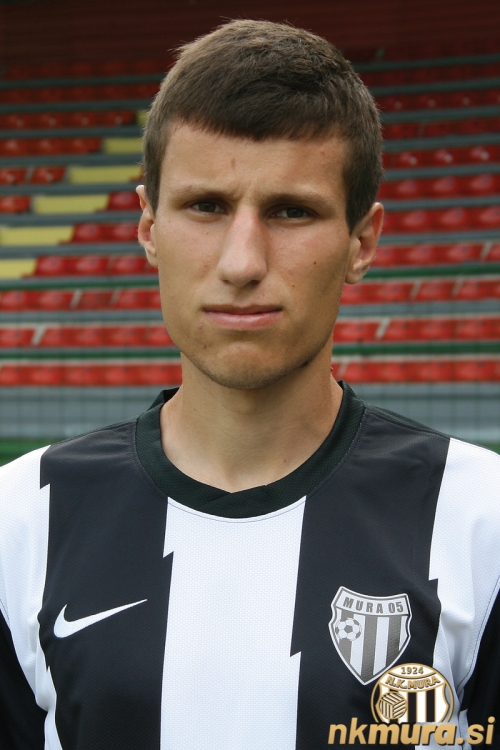JernejSlavič.jpg Jernej Slavič leta 2012.