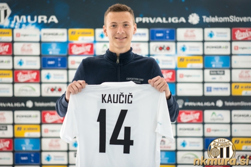 Alan Kaučič je podpisal prvo profesionalno pogodbo z NŠ Muro. Produkt nogometne šole, ki je v letošnji sezoni že odigral 180 minut na tekmah članske ekipe, je podpisal pogodbo do 30. 6. 2023. Mestni stadion Fazanerija, 21. 5. 2020. Alan Kaučič je podpisal prvo profesionalno pogodbo z NŠ Muro. Produkt nogometne šole, ki je v letošnji sezoni že odigral 180 minut na tekmah članske ekipe, je podpisal pogodbo do 30. 6. 2023. Mestni stadion Fazanerija, 21. 5. 2020.