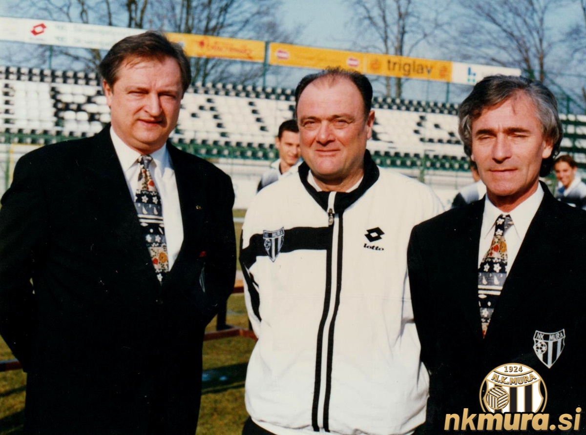 Ervin Kerčmar (direktor), Petar Nadoveza (trener) in Zlatko Tkalčec (tehnični vodja ekipe) v sezoni 1996/1997. Ervin Kerčmar (direktor), Petar Nadoveza (trener) in Zlatko Tkalčec (tehnični vodja ekipe) v sezoni 1996/1997.