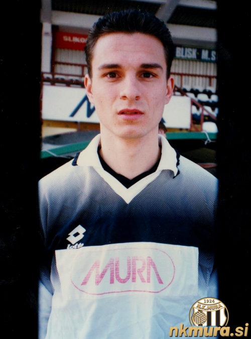 MarkoKmetec1997.jpg Marko Kmetec v sezoni 1996/1997.