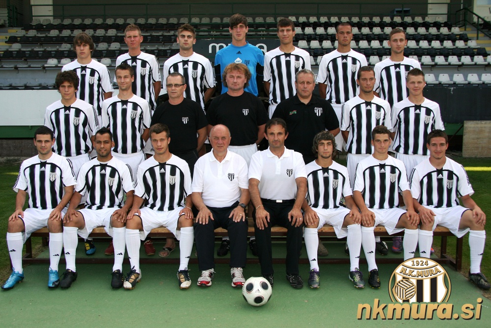 Zgornja vrsta (od leve): Rok Gruškovnjak, Matjaž Kek, Armend Sprečo, Filip Drakovič, Jernej Slavič, Tadej Ramšak, Marko Smodiš.
Srednja vrsta (od leve): Erik Janža, Alen Bencak, Darko Hidič (tehnični vodja ekipe), Franc Cifer (pomočnik trenerja), Marjan Matjašec (ekonom), Luka Ivanič, Valen Filipovič.
Sedijo (od leve): Jernej Janža, Milko Kovač, Damjan Bohar, Stanko Maučec (trener), Miroslav Topič (predsednik), Mitja Lotrič, Nino Kouter, Uroš Krajnc. Zgornja vrsta (od leve): Rok Gruškovnjak, Matjaž Kek, Armend Sprečo, Filip Drakovič, Jernej Slavič, Tadej Ramšak, Marko Smodiš.
Srednja vrsta (od leve): Erik Janža, Alen Bencak, Darko Hidič (tehnični vodja ekipe), Franc Cifer (pomočnik trenerja), Marjan Matjašec (ekonom), Luka Ivanič, Valen Filipovič.
Sedijo (od leve): Jernej Janža, Milko Kovač, Damjan Bohar, Stanko Maučec (trener), Miroslav Topič (predsednik), Mitja Lotrič, Nino Kouter, Uroš Krajnc.