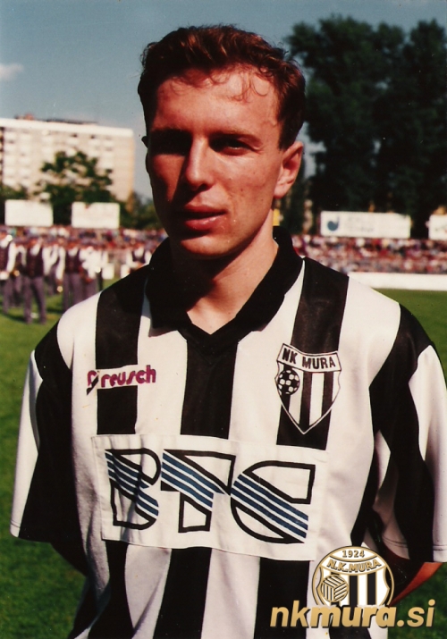 Robert Belec leta 1994 na finalni pokalni tekmi Maribor : Mura. Robert Belec leta 1994 na finalni pokalni tekmi Maribor : Mura.
