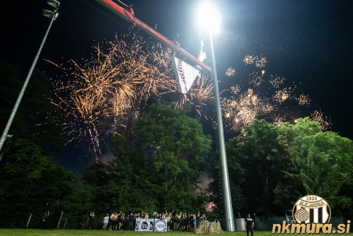 Black Gringosi so pripravili tudi ognjemet.