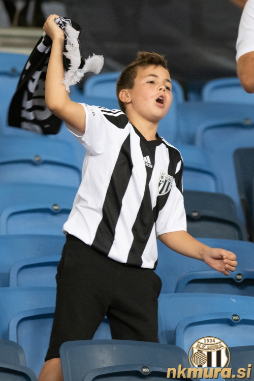 Odločna podpora s tribun stadiona Sammy Ofer Odločna podpora s tribun stadiona Sammy Ofer