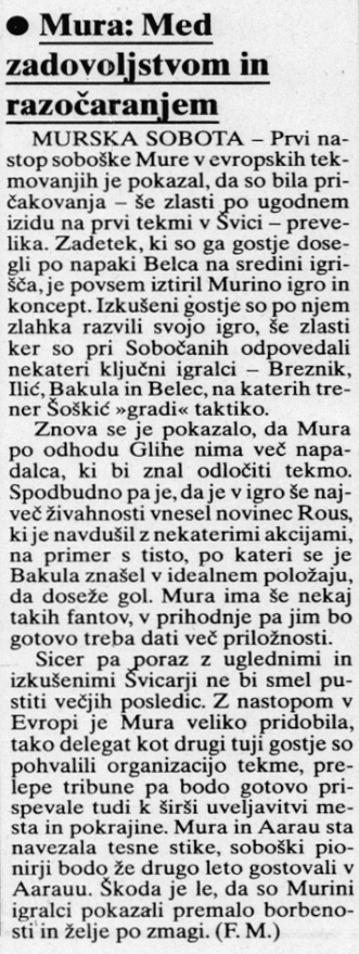 Med zadovoljstvom in razočaranjem.