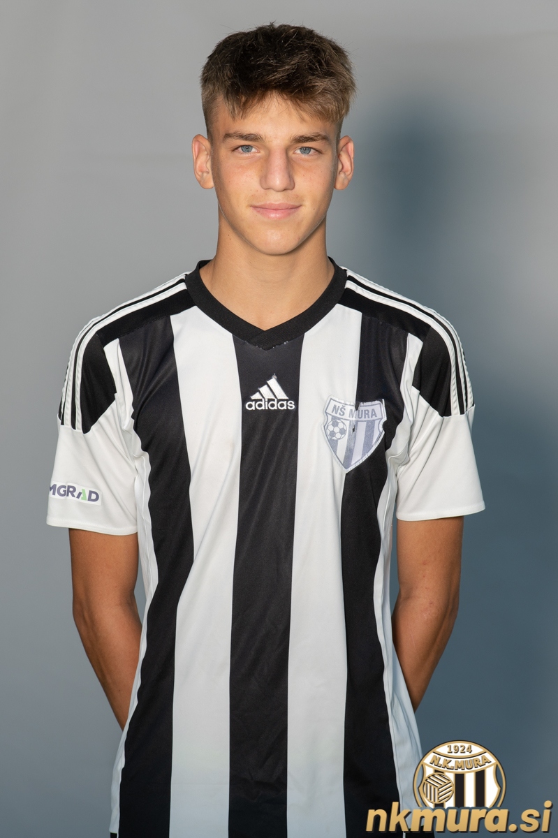 Tio Cipot leta 2020 v dresu kadetske (U17) ekipe Mure. Tio Cipot leta 2020 v dresu kadetske (U17) ekipe Mure.