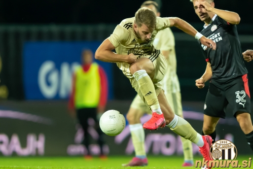 Marko Brkić. Ob njem Michal Sadilek.