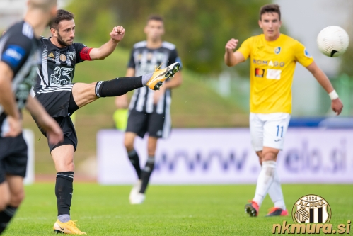 Kapetan Alen Kozar in soigralci so doživeli prvi prvenstveni poraz v sezoni. Kapetan Alen Kozar in soigralci so doživeli prvi prvenstveni poraz v sezoni.