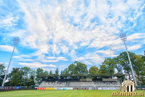 Pogled na severno tribuno leta 2020. Pogled na severno tribuno leta 2020.