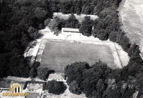 Pogled na stadion Fazanerija 21. avgusta 1992. Na tem stadionu sta se pomerili reprezentanci Slovenije in Hrvaške (19. 6. 1991). Ko sta se državi 15. januarja 1992 priznali, je bila tukaj še prva tekma med prvoligaškima ekipama iz omenjenih držav. Pomerila sta se Mura in Inker Zaprešić. Pogled na stadion Fazanerija 21. avgusta 1992. Na tem stadionu sta se pomerili reprezentanci Slovenije in Hrvaške (19. 6. 1991). Ko sta se državi 15. januarja 1992 priznali, je bila tukaj še prva tekma med prvoligaškima ekipama iz omenjenih držav. Pomerila sta se Mura in Inker Zaprešić.