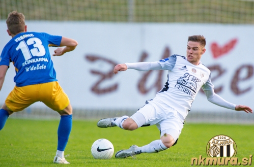 Luka Bobičanec je dosegel enega in asistiral pri drugem zadetku. Ob njem je Matic Vrbanec. Luka Bobičanec je dosegel enega in asistiral pri drugem zadetku. Ob njem je Matic Vrbanec.