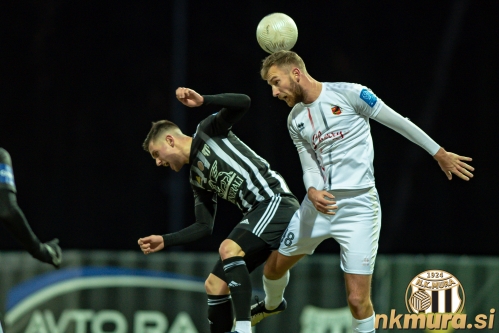 Na tekmi ni manjkalo dvobojev.