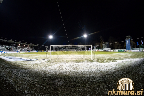 Fazanerija je bila deloma zasnežena. Prikazan je gol na severni strani stradiona.