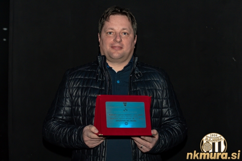 V imenu kluba je priznanje za najboljšo moško športno ekipo prejel predsednik Robert Kuzmič. V imenu kluba je priznanje za najboljšo moško športno ekipo prejel predsednik Robert Kuzmič.