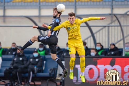 Tragični junak Mure Klemen Pucko v skoku s Sikoškom. Tragični junak Mure Klemen Pucko v skoku s Sikoškom.