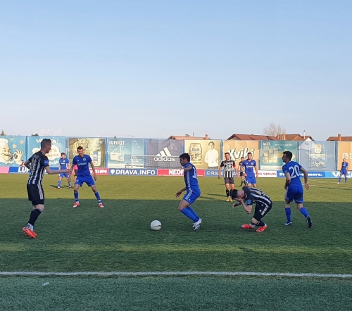 Prizor s tekme Slaven Belupo Mura, ki je bila odgrana na mestnem stadionu v Koprivnici 27. marca 2021. Prizor s tekme Slaven Belupo Mura, ki je bila odgrana na mestnem stadionu v Koprivnici 27. marca 2021.