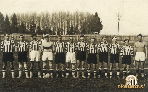 Fotografija je nastala 29. marca 1936, ko je Mura igrala prvo tekmo na Fazaneriji. Stojijo od leve: Nikolaj Horvat, Štefan Čagran, Anton Serec, Josip Kos, Ludvik Malačič, Oton Varga, Franc Schrimpf, Ivo Kardoš, Ivan Debelak, Jože Bosina, Geza Vogrinčič, dr. Nikolaj Pinter. Fotografija je nastala 29. marca 1936, ko je Mura igrala prvo tekmo na Fazaneriji. Stojijo od leve: Nikolaj Horvat, Štefan Čagran, Anton Serec, Josip Kos, Ludvik Malačič, Oton Varga, Franc Schrimpf, Ivo Kardoš, Ivan Debelak, Jože Bosina, Geza Vogrinčič, dr. Nikolaj Pinter.