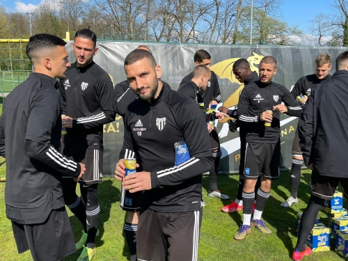 Nogometaši Mure so preizkusili brezalkoholni Radler.