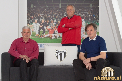 Tri legende Mure. Od leve: Karel Glažar, Ervin Kerčmar mlajši in Vladimir Kukanja. Fotografija je nastala 17. maja 2021. Tri legende Mure. Od leve: Karel Glažar, Ervin Kerčmar mlajši in Vladimir Kukanja. Fotografija je nastala 17. maja 2021.