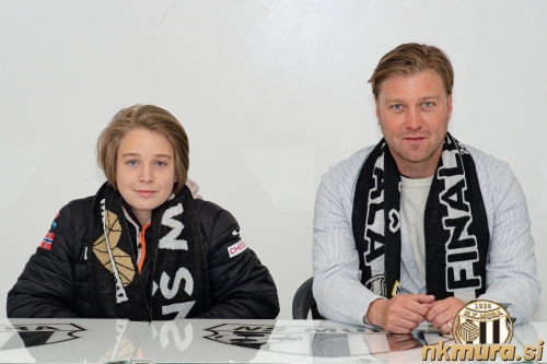 Bine Norčič je Muro obiskal s svojo družino. Njegov dedek in pradedek sta legendi Mure. Fotografija je nastala 16. aprila 2021.