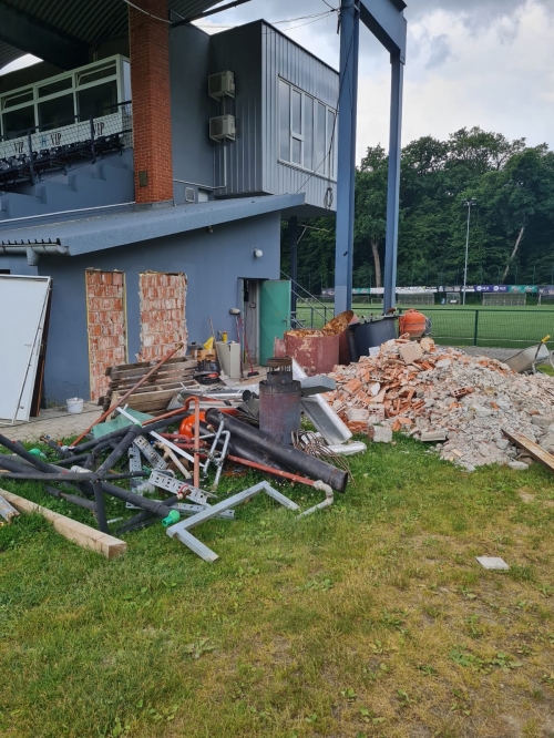 Preurejanje prostorov pod glavno tribuno. Preurejanje prostorov pod glavno tribuno.