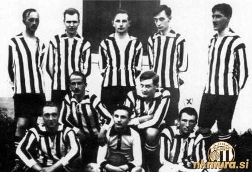 SK Mura iz leta 1925. Stojijo od leve: Emil Šimon, Franc Perkič, Koloman Keresturi, Laci Kardoš in Franc Ramovš. Srednja vrsta: Ludvik Norčič in Koloman Györi. Čepijo: Edi Gregorič, Franc Čenar in Ciril Hočevar. SK Mura iz leta 1925. Stojijo od leve: Emil Šimon, Franc Perkič, Koloman Keresturi, Laci Kardoš in Franc Ramovš. Srednja vrsta: Ludvik Norčič in Koloman Györi. Čepijo: Edi Gregorič, Franc Čenar in Ciril Hočevar.
