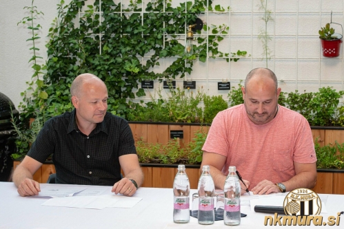 Poslovna konferenca Mure.