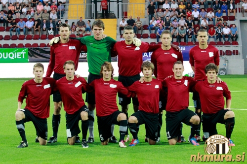 Začetna enajsterica Mure proti Bakuju. Stojijo od leve: Cipot, Luk, Fajić, Jelić, Eterović. Čepijo: Kramar, Maruško, Sreš, Bohar, Horvat in Janža. Začetna enajsterica Mure proti Bakuju. Stojijo od leve: Cipot, Luk, Fajić, Jelić, Eterović. Čepijo: Kramar, Maruško, Sreš, Bohar, Horvat in Janža.