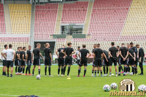 Ponedeljkov večerni trening na stadionu Toše Proeski. Ponedeljkov večerni trening na stadionu Toše Proeski.