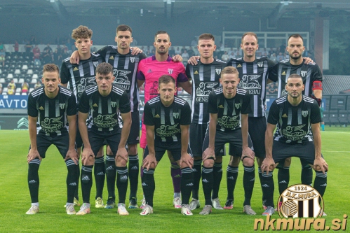 Začetna enajsterica Mure. Stojijo: Kai Cipot, Jan Gorenc, Matko Obradović, Luka Bobičanec, Matic Maruško in Žiga Kous. Čepijo: Tomi Horvat, Mihael Klepač, Klemen Šturm, Žan Karničnik in Nino Kouter. Začetna enajsterica Mure. Stojijo: Kai Cipot, Jan Gorenc, Matko Obradović, Luka Bobičanec, Matic Maruško in Žiga Kous. Čepijo: Tomi Horvat, Mihael Klepač, Klemen Šturm, Žan Karničnik in Nino Kouter.