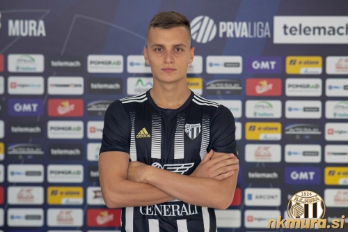 Azur Mahmić je z Muro podpisal triletno pogodbo. Azur Mahmić je z Muro podpisal triletno pogodbo.