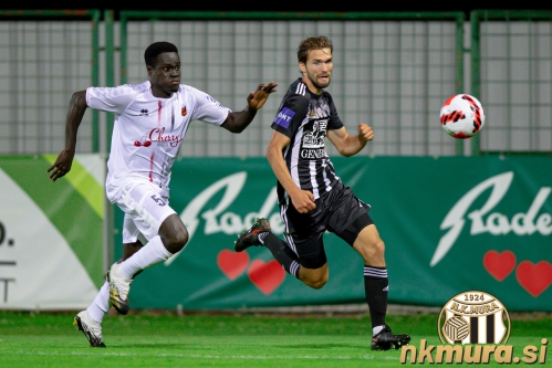 Klemen Pucko je imel veliko dela na levi strani.