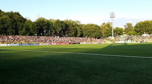 LFF Stadium je domovanje Žalgirisa. Stadion sprejme 5067 gledalcev na njem pa je umetna trava. LFF Stadium je domovanje Žalgirisa. Stadion sprejme 5067 gledalcev na njem pa je umetna trava.