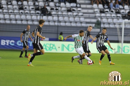 Žalgiris je bil zelo nevaren v prvem polčasu. Žalgiris je bil zelo nevaren v prvem polčasu.