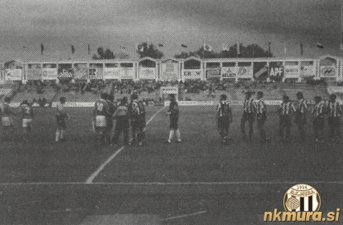 Pred pričetkom tekme v Vilni. Pred pričetkom tekme v Vilni.