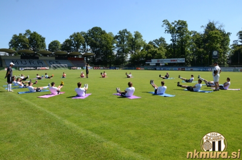 Zadnji trening murašev pred prvo pripravljalno tekmo s Sturmom. Zadnji trening murašev pred prvo pripravljalno tekmo s Sturmom.
