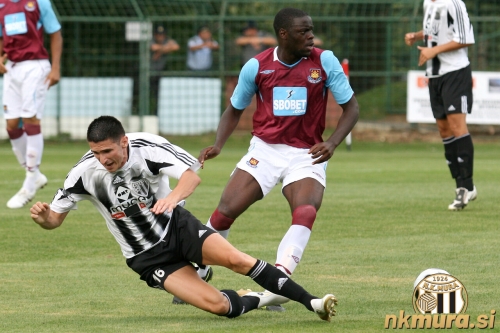Aleksandar Markovič se nahaja na preizkušnji. Aleksandar Markovič se nahaja na preizkušnji.