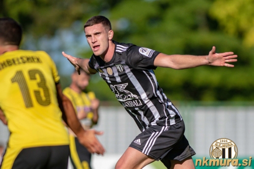 Nardin Mulahusejnović je zadel v svojem prvem nastopu za Muro. Nardin Mulahusejnović je zadel v svojem prvem nastopu za Muro.