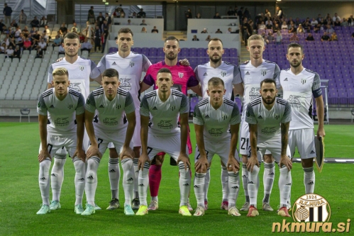 Začetna enajsterica Mure. Stojijo od leve: Žiga Škoflek, Jan Gorenc, Matko Obradović, Žiga Kous, Žan Karničnik, Alen Kozar. Čepijo: Tomi Horvat, Mihael Klepač, Staniša Mandić, Klemen Šturm, Mitja Lotrič. Začetna enajsterica Mure. Stojijo od leve: Žiga Škoflek, Jan Gorenc, Matko Obradović, Žiga Kous, Žan Karničnik, Alen Kozar. Čepijo: Tomi Horvat, Mihael Klepač, Staniša Mandić, Klemen Šturm, Mitja Lotrič.