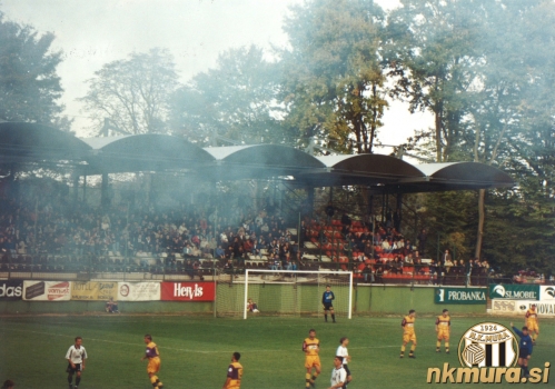 Derbi med Muro in Mariborom so zaznamovali štirje zadetki in nova streha Fazanerije. Derbi med Muro in Mariborom so zaznamovali štirje zadetki in nova streha Fazanerije.