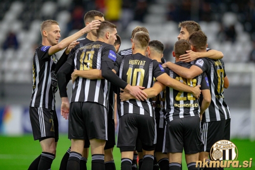 Veselje črno-belih. Veselje črno-belih.