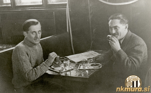 Evgen Kardoš (levo) in Ludvik Nemec (desno) leta 1941. Kardoš je nekdanji igralec Mure in kasneje vodja šahovske sekcije Mure. Nemec je bil leta 1941 vodja nogometne sekcije Mure.