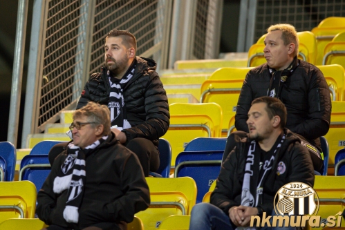 Navijači so Muro spremljali tudi v Celju. Navijači so Muro spremljali tudi v Celju.