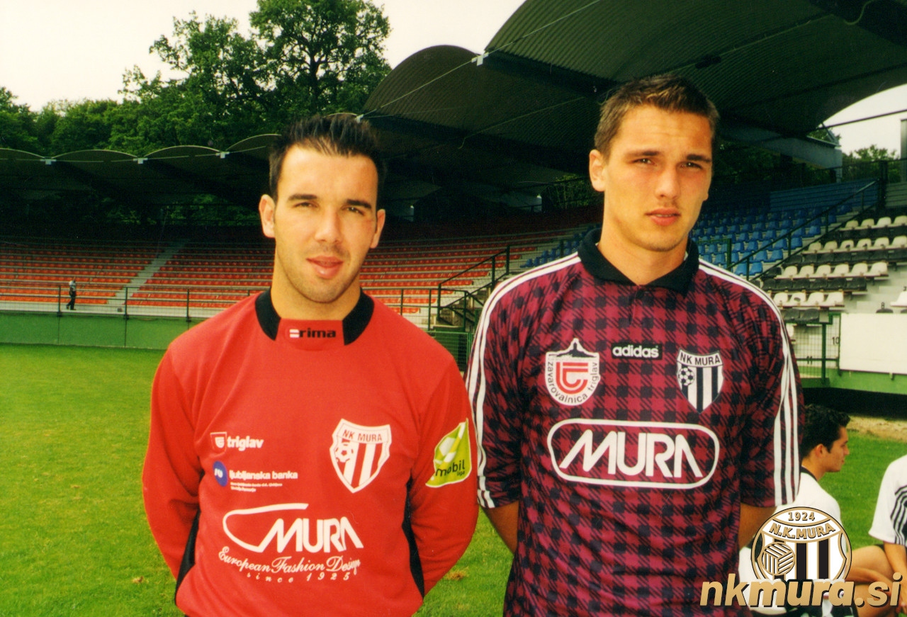 Neđad Botonjič (levo) in Aleš Luk (desno). Vratarja Mure leta 2001. Neđad Botonjič (levo) in Aleš Luk (desno). Vratarja Mure leta 2001.