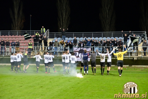 Veselje Murašev po zmagi. Veselje Murašev po zmagi.